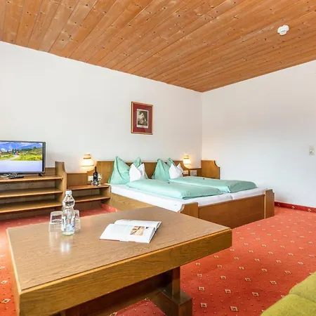 بيت ريفي Gasthof Oberwirt Und Elisabeth 3*