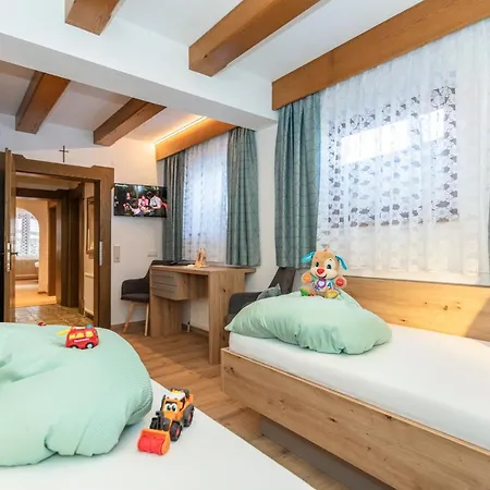 Gasthof Oberwirt Und Elisabeth بيت ريفي جيرلوس